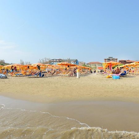 Hotel Flora Capri เชเซนาติโก ภายนอก รูปภาพ