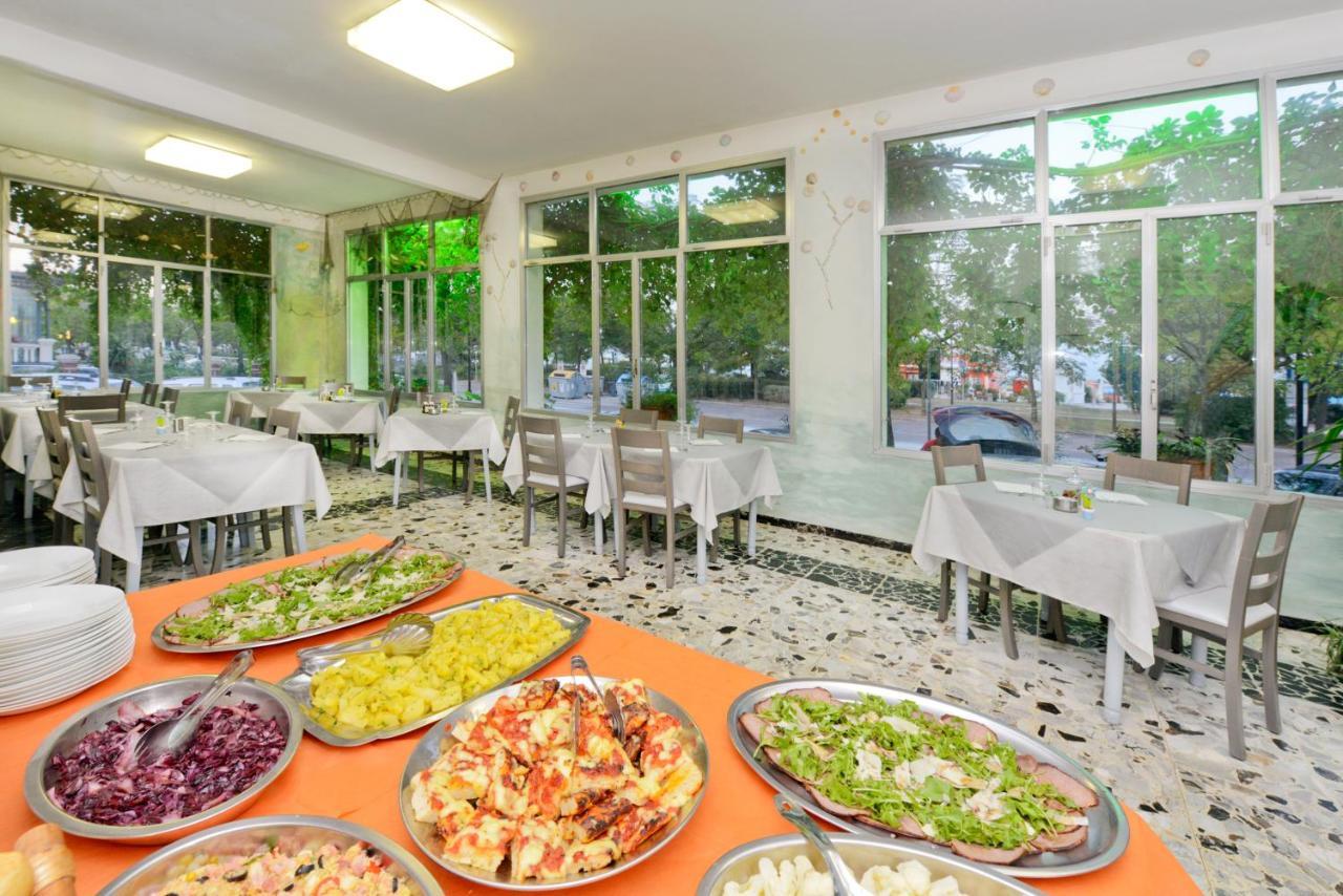 Hotel Flora Capri เชเซนาติโก ภายนอก รูปภาพ