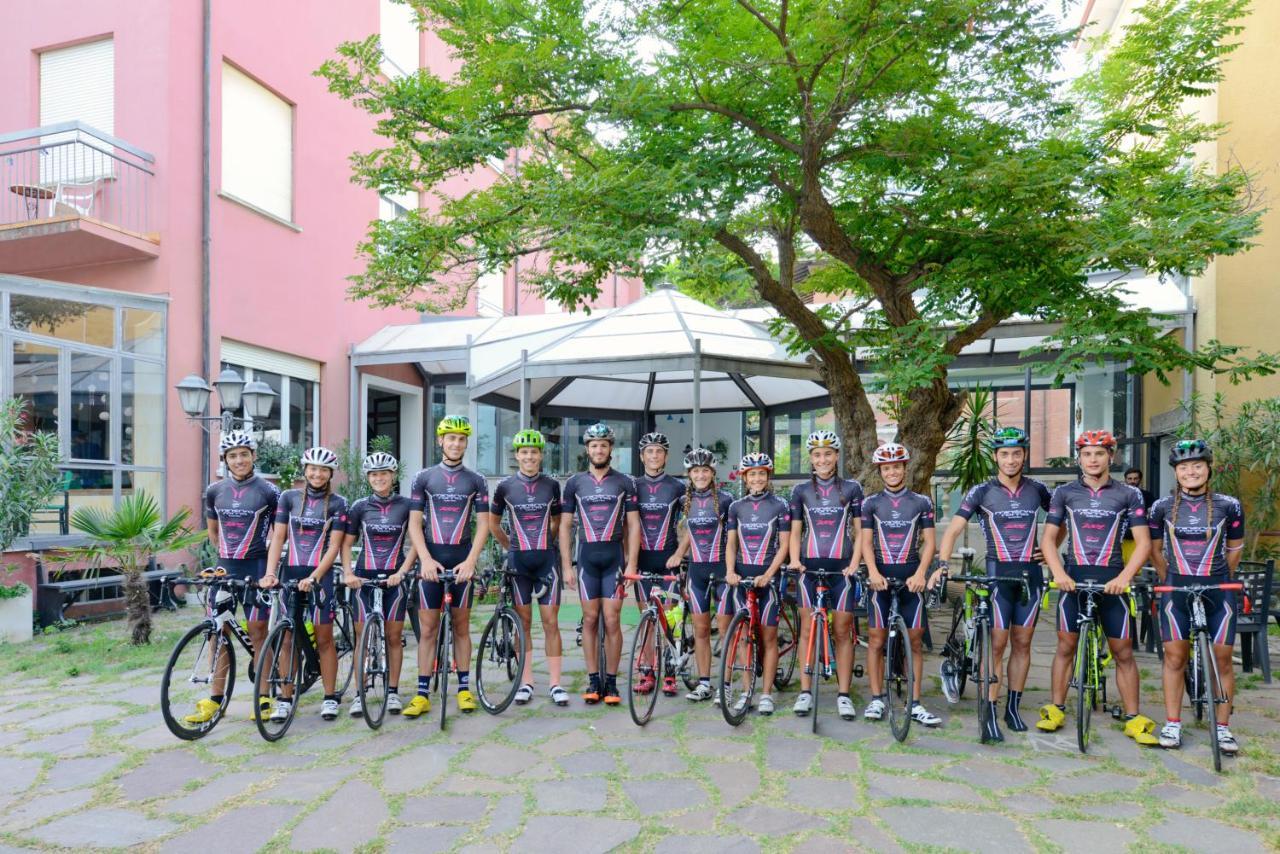 Hotel Flora Capri เชเซนาติโก ภายนอก รูปภาพ